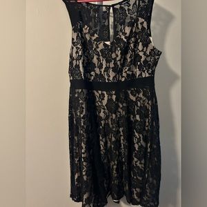 Torrid size 24 black and cream lace dress